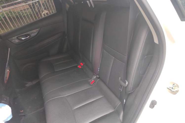 Used Nissan X-Trail 2014 2.5L CVT Luxury Edition 4WD Left Rear Seat