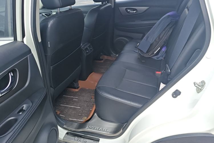 Used Nissan X-Trail 2014 2.0L CVT Comfort Edition 2WD Left Rear Seat