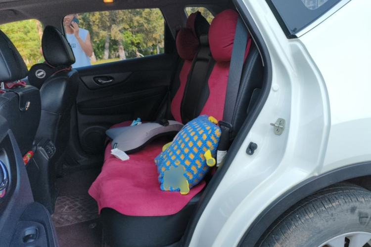 Used Nissan X-Trail 2014 2.0L CVT Comfort Edition 2WD Left Rear Seat