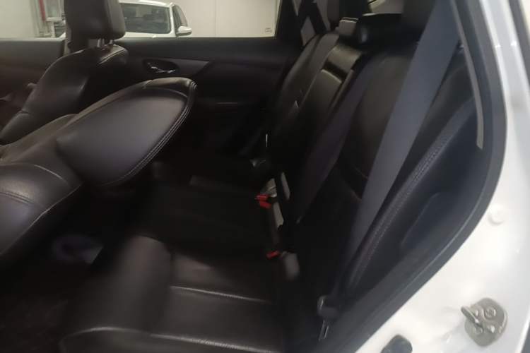 Used Nissan X-Trail 2014 2.0L CVT Comfort Edition 2WD Left Rear Seat