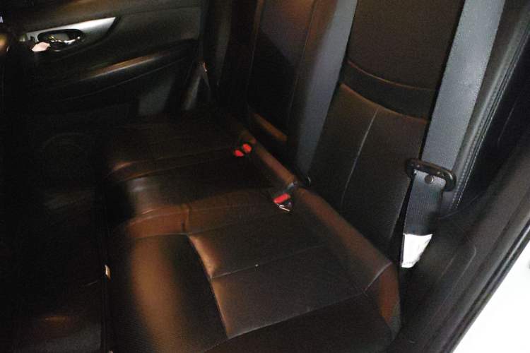 Used Nissan X-Trail 2014 2.0L CVT Smart Edition 2WD Left Rear Seat