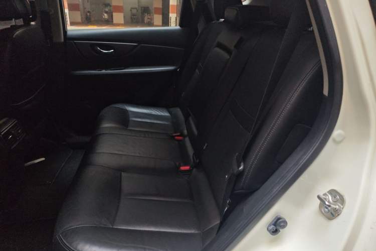 Used Nissan X-Trail 2014 2.0L CVT Smart Edition 2WD Left Rear Seat
