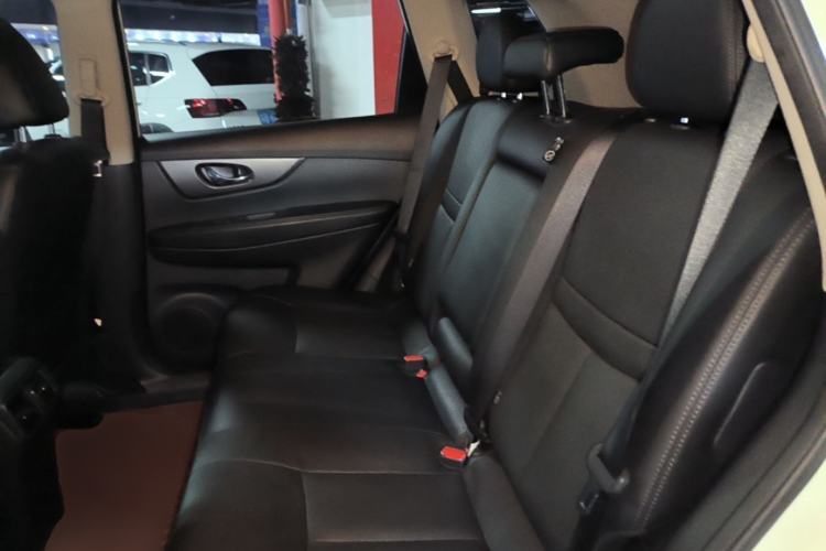 Used Nissan X-Trail 2014 2.0L CVT Comfort Edition 2WD Left Rear Seat