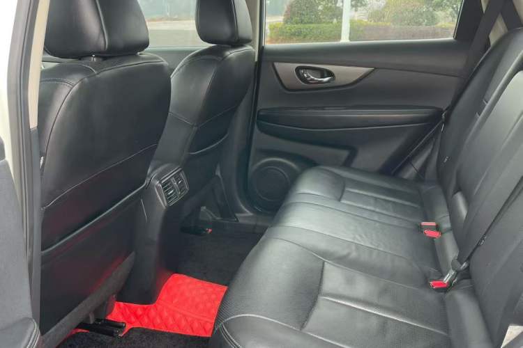 Used Nissan X-Trail 2014 2.0L CVT Comfort Edition 2WD Left Rear Seat