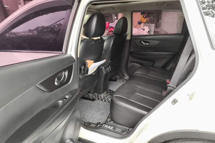 Used Nissan X-Trail 2014 2.0L CVT Comfort Edition 2WD Left Rear Seat