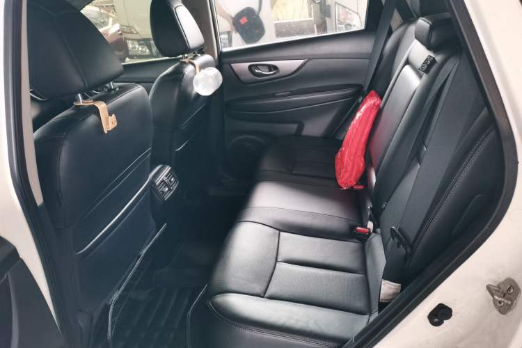 Used Nissan X-Trail 2014 2.0L CVT Comfort Edition 2WD Left Rear Seat