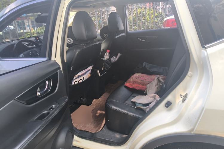 Used Nissan X-Trail 2014 2.5L CVT Luxury Edition 4WD Left Rear Seat
