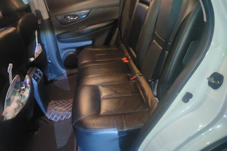 Used Nissan X-Trail 2014 2.5L CVT Leading Edition 4WD Left Rear Seat