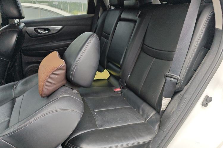 Used Nissan X-Trail 2014 2.5L CVT Luxury Edition 4WD Left Rear Seat