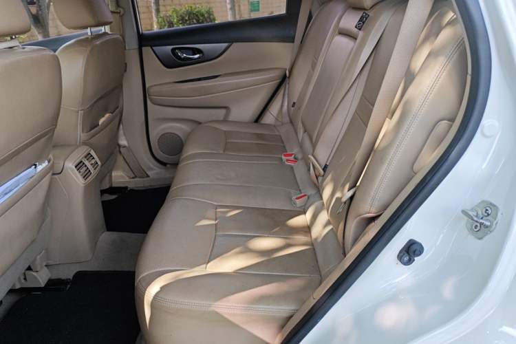 Used Nissan X-Trail 2014 2.0L CVT Comfort Edition 2WD Left Rear Seat