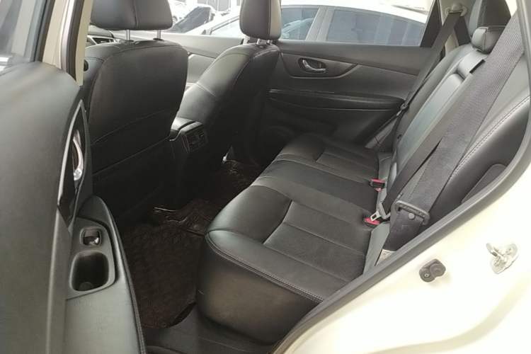Used Nissan X-Trail 2014 2.0L CVT Comfort Edition 2WD Left Rear Seat