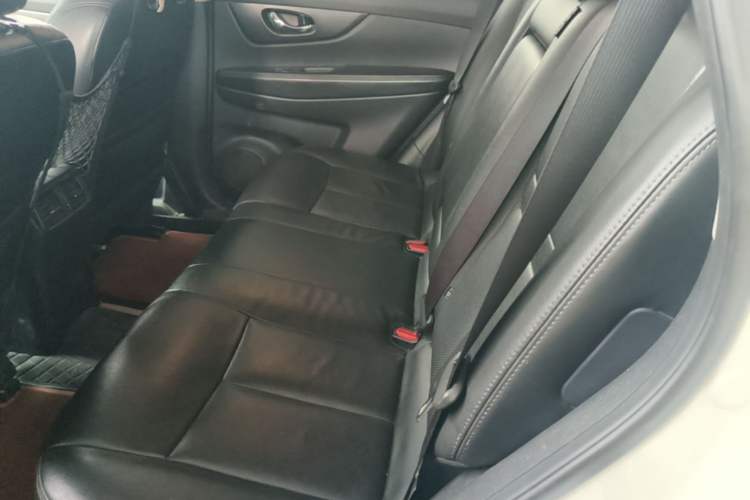 Used Nissan X-Trail 2014 2.0L CVT Comfort Edition 2WD Left Rear Seat