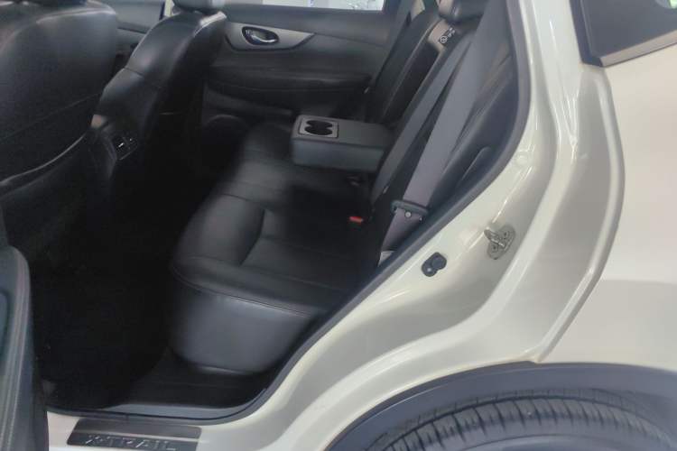 Used Nissan X-Trail 2014 2.0L CVT Comfort Edition 2WD Left Rear Seat