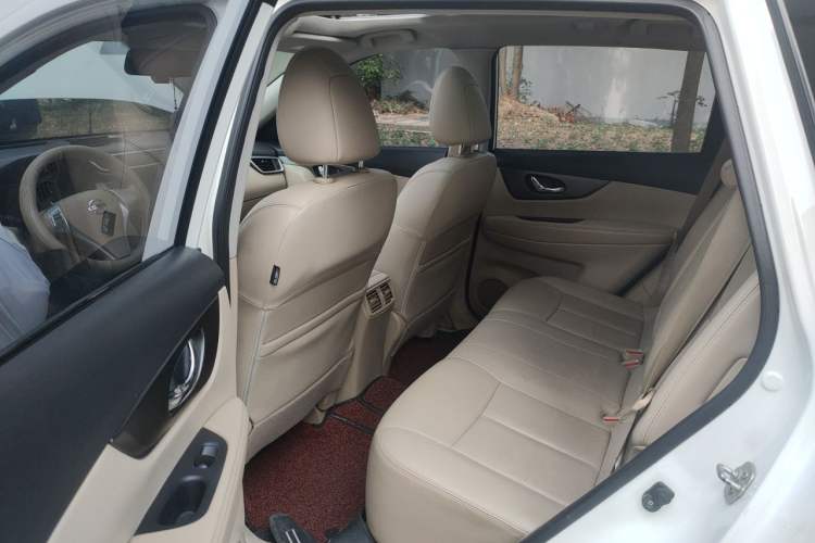 Used Nissan X-Trail 2014 2.0L CVT Comfort Edition 2WD Left Rear Seat