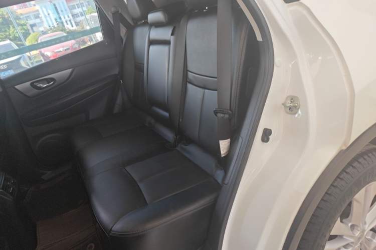 Used Nissan X-Trail 2014 2.0L CVT Comfort Edition 2WD Left Rear Seat