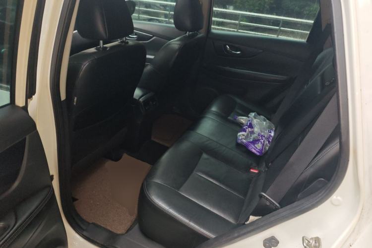 Used Nissan X-Trail 2014 2.5L CVT Luxury Edition 4WD Left Rear Seat