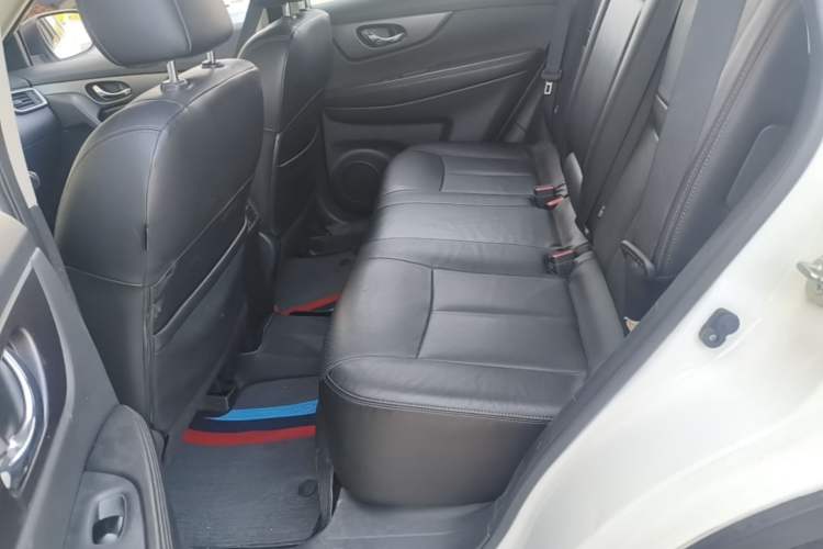 Used Nissan X-Trail 2014 2.0L CVT Comfort Edition 2WD Left Rear Seat