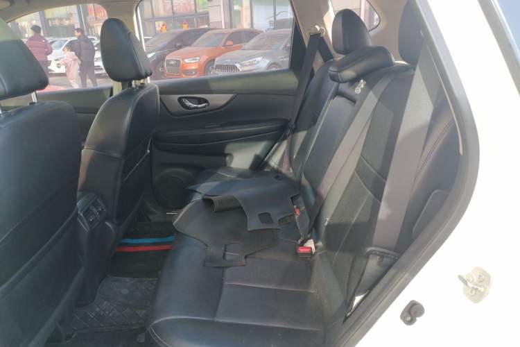 Used Nissan X-Trail 2014 2.0L CVT Comfort Edition 2WD Left Rear Seat