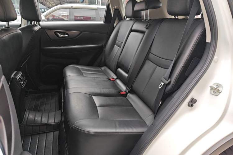 Used Nissan X-Trail 2014 2.0L CVT Comfort Edition 2WD Left Rear Seat