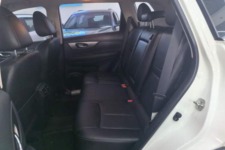 Used Nissan X-Trail 2014 2.0L CVT Comfort Edition 2WD Left Rear Seat