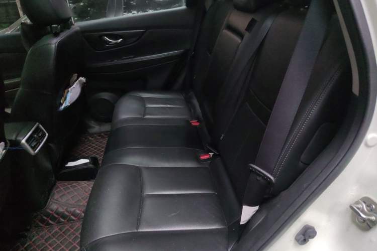 Used Nissan X-Trail 2014 2.5L CVT Luxury Edition 4WD Left Rear Seat