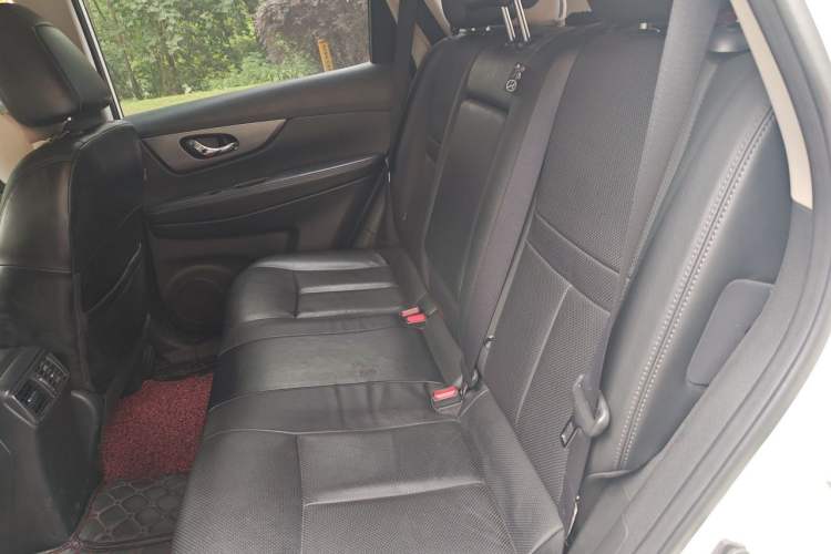 Used Nissan X-Trail 2014 2.0L CVT Comfort Edition 2WD Left Rear Seat