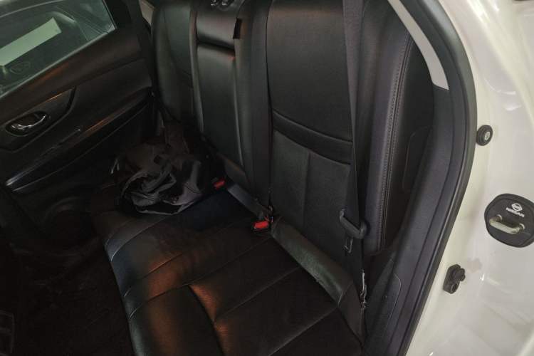 Used Nissan X-Trail 2014 2.5L CVT Luxury Edition 4WD Left Rear Seat