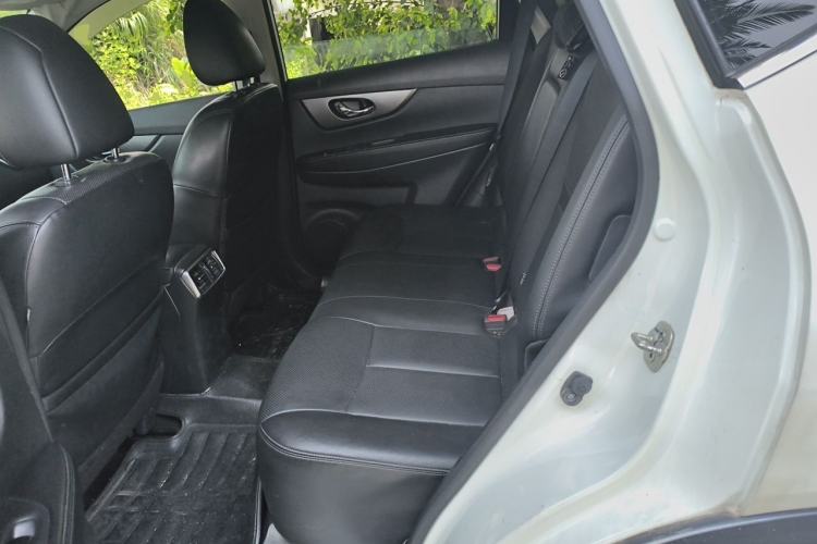 Used Nissan X-Trail 2014 2.0L CVT Smart Edition 2WD Left Rear Seat
