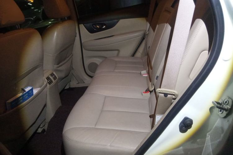 Used Nissan X-Trail 2014 2.5L CVT Luxury Edition 4WD Left Rear Seat