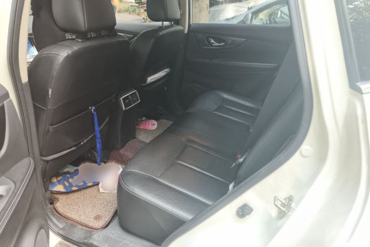 Used Nissan X-Trail 2014 2.5L CVT Leading Edition 4WD Left Rear Seat