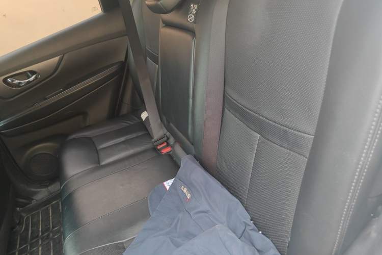 Used Nissan X-Trail 2014 2.0L CVT Smart Edition 2WD Left Rear Seat