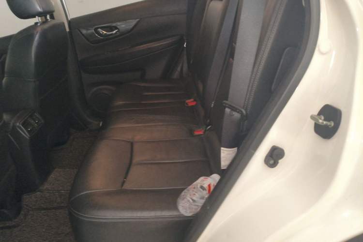 Used Nissan X-Trail 2014 2.5L CVT Luxury Edition 4WD Left Rear Seat