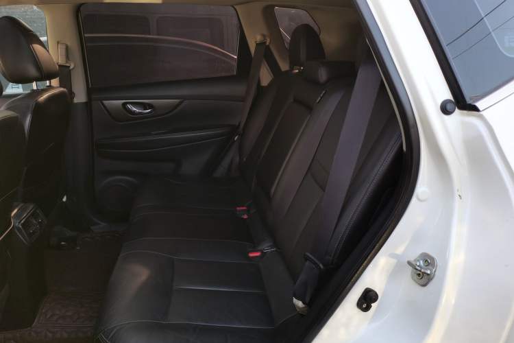 Used Nissan X-Trail 2014 2.0L CVT Comfort Edition 2WD Left Rear Seat