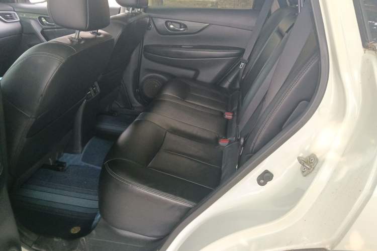 Used Nissan X-Trail 2014 2.5L CVT Luxury Edition 4WD Left Rear Seat