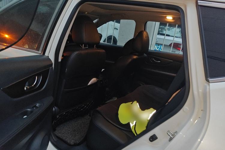 Used Nissan X-Trail 2014 2.0L CVT Comfort Edition 2WD Left Rear Seat