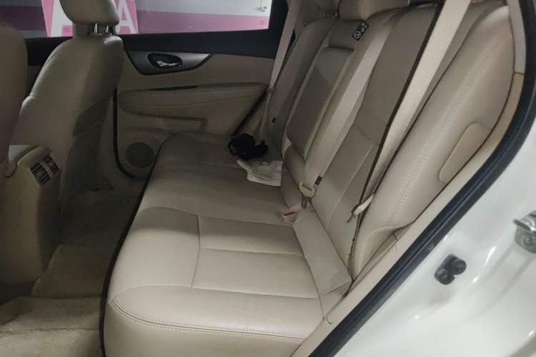 Used Nissan X-Trail 2014 2.0L CVT Comfort Edition 2WD Left Rear Seat