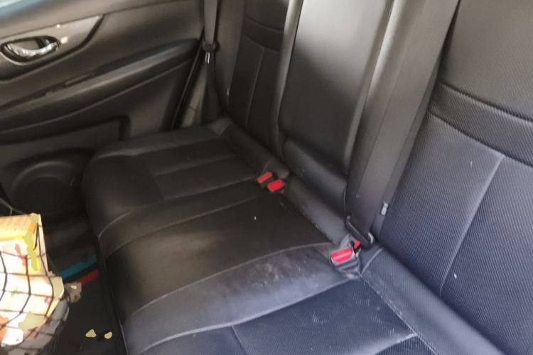 Used Nissan X-Trail 2014 2.5L CVT Luxury Edition 4WD Left Rear Seat
