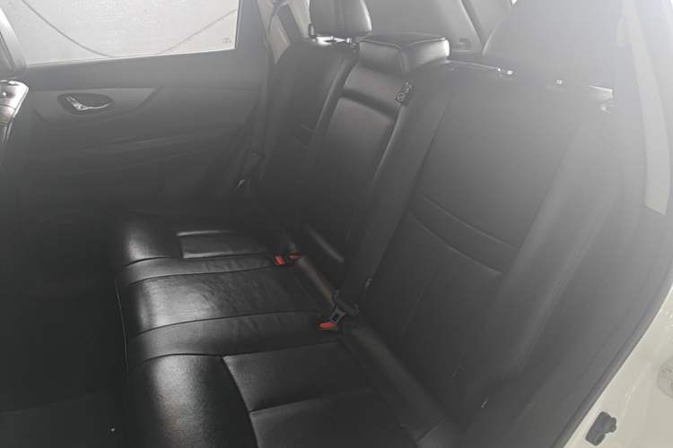 Used Nissan X-Trail 2014 2.0L CVT Comfort Edition 2WD Left Rear Seat