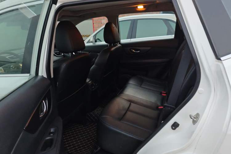 Used Nissan X-Trail 2014 2.0L CVT Comfort Edition 2WD Left Rear Seat