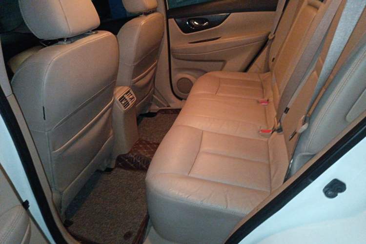 Used Nissan X-Trail 2014 2.5L CVT Luxury Edition 4WD Left Rear Seat