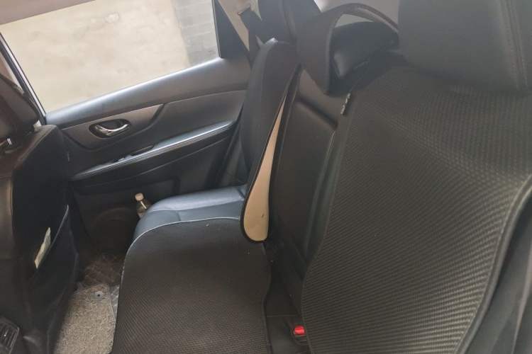 Used Nissan X-Trail 2014 2.0L CVT Comfort Edition 2WD Left Rear Seat