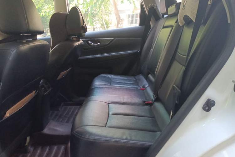 Used Nissan X-Trail 2014 2.5L CVT Luxury Edition 4WD Left Rear Seat