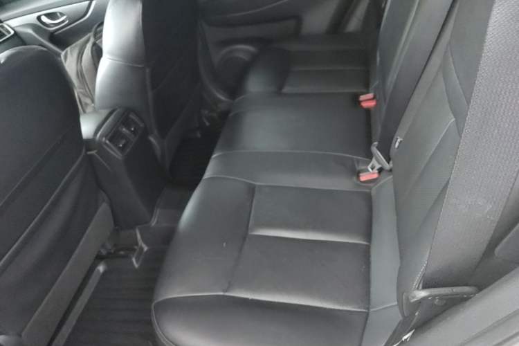 Used Nissan X-Trail 2014 2.0L CVT Smart Edition 2WD Left Rear Seat