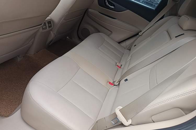 Used Nissan X-Trail 2014 2.0L CVT Comfort Edition 2WD Left Rear Seat