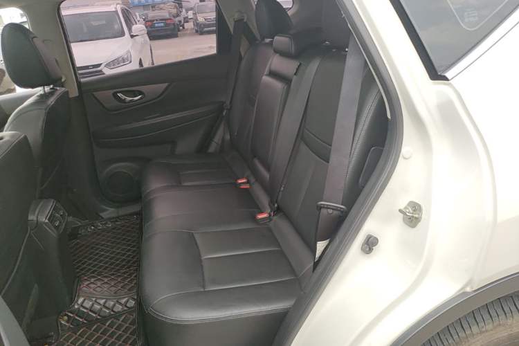 Used Nissan X-Trail 2014 2.0L CVT Comfort Edition 2WD Left Rear Seat