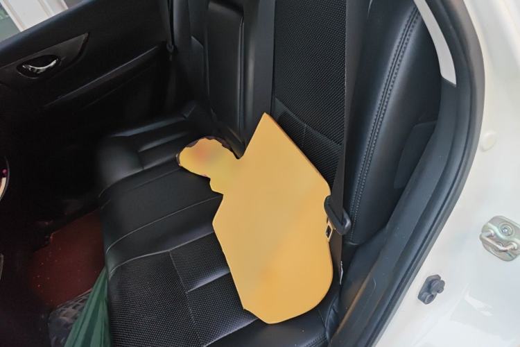 Used Nissan X-Trail 2014 2.5L CVT Leading Edition 4WD Left Rear Seat