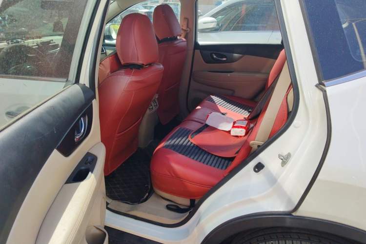 Used Nissan X-Trail 2014 2.0L CVT Comfort Edition 2WD Left Rear Seat