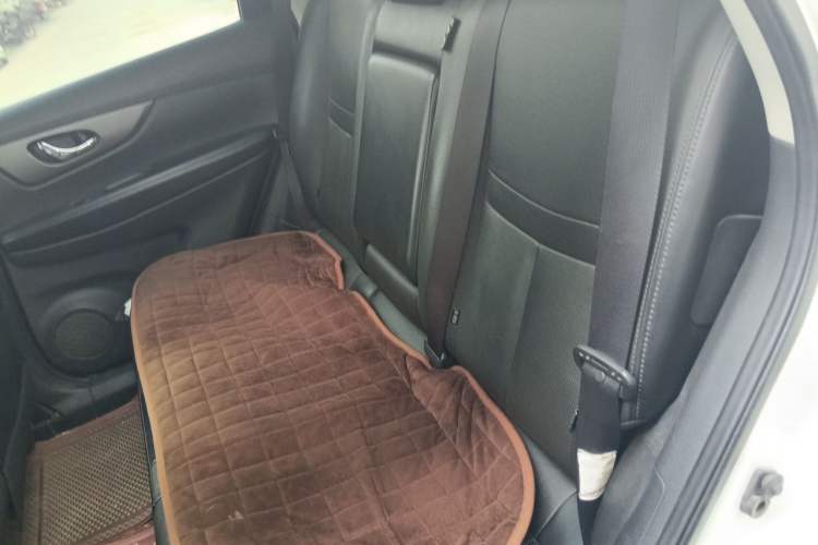 Used Nissan X-Trail 2014 2.0L CVT Comfort Edition 2WD Left Rear Seat