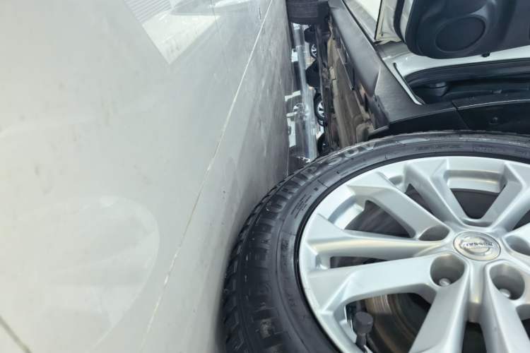 Used Nissan X-Trail 2014 2.0L CVT Comfort Edition 2WD Left Side Sill