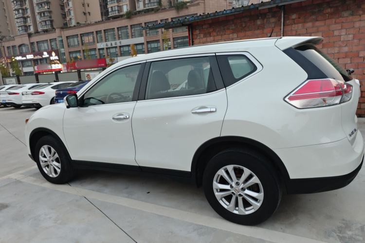 Used Nissan X-Trail 2014 2.0L CVT Comfort Edition 2WD Left Side